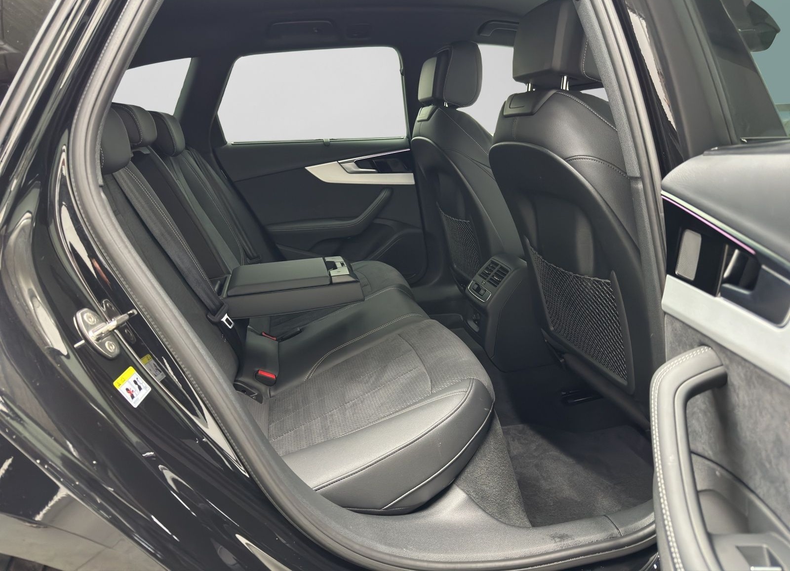 Audi A4 Avant 40 TFSI Q 2x S LINE AHK MATRIX-LED LM19 foto 6