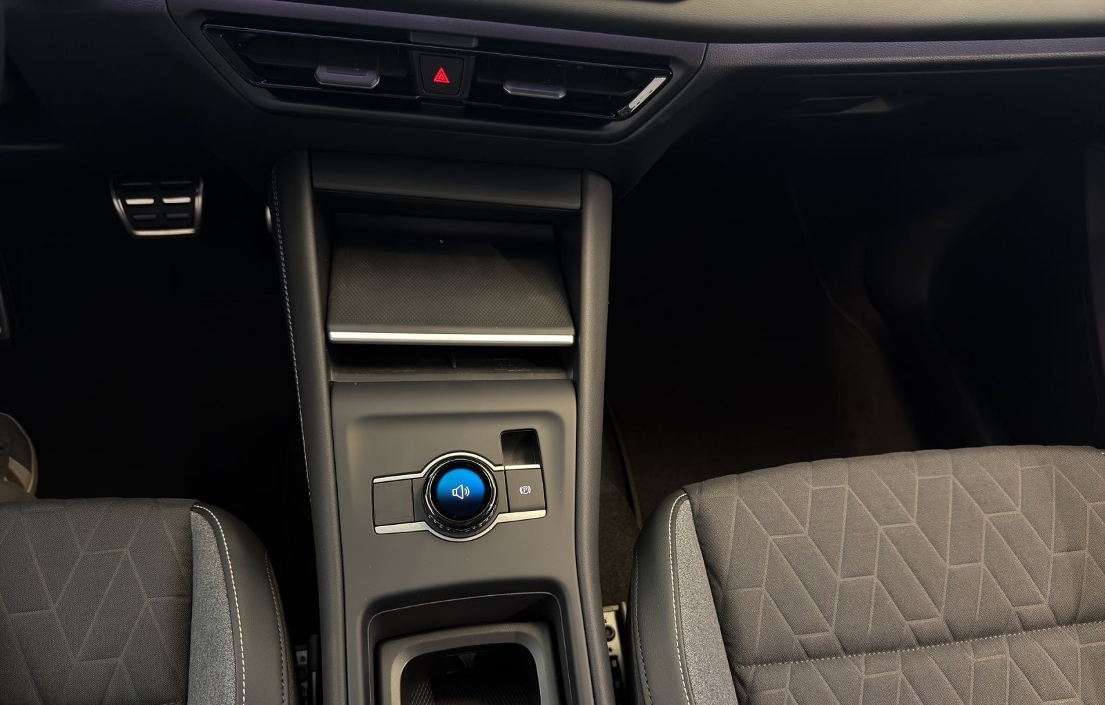 Volkswagen Tiguan 1.5 eTSI DSG ENERGY LIFE AREA VIEW NAVI K foto 11