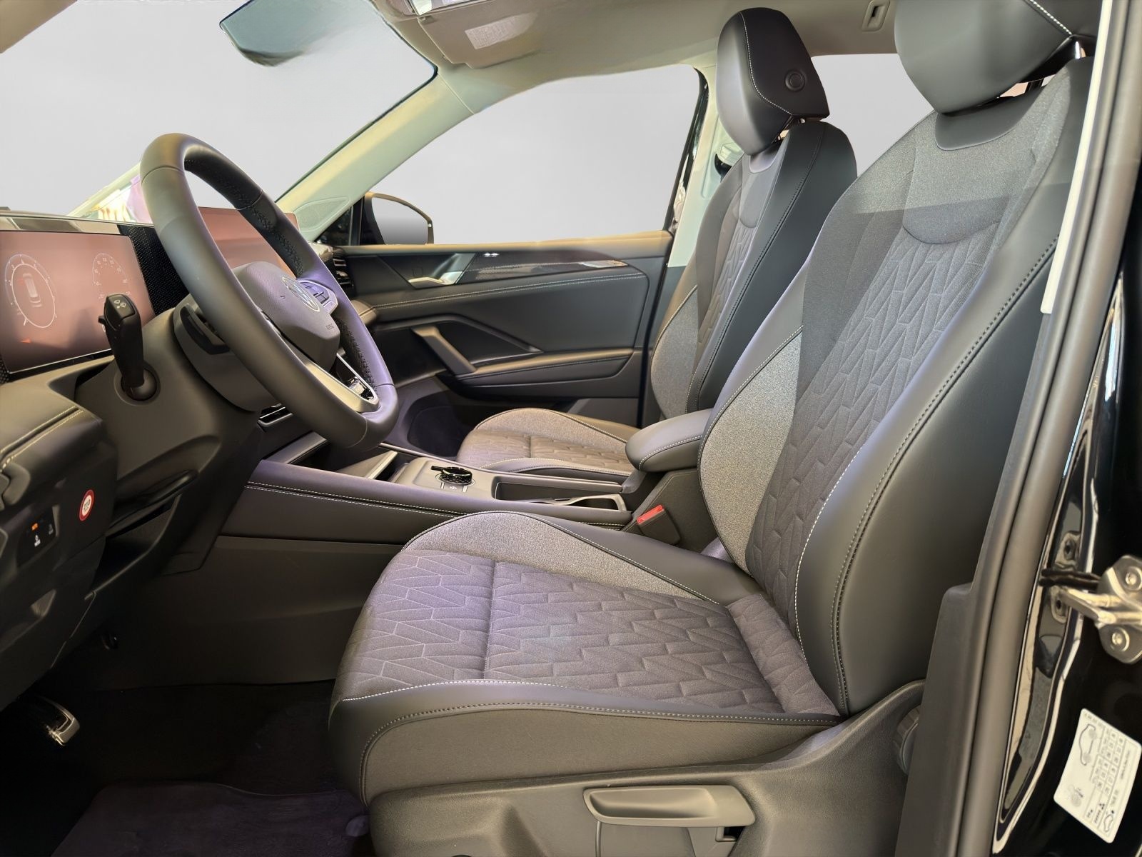 Volkswagen Tiguan 1.5 eTSI DSG ENERGY LIFE AREA VIEW NAVI K foto 4