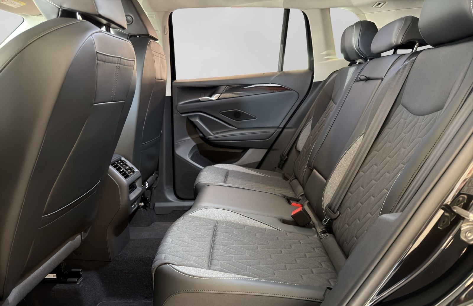 Volkswagen Tiguan 1.5 eTSI DSG ENERGY LIFE AREA VIEW NAVI K foto 6