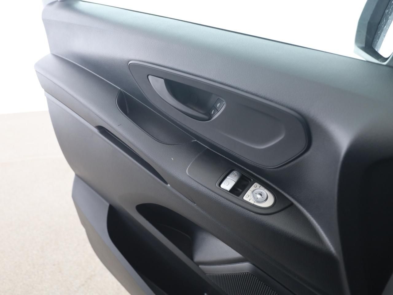 Mercedes-Benz Vito 116 CDI Tourer Lang AUT 9-Sitzer Kamera LED foto 13