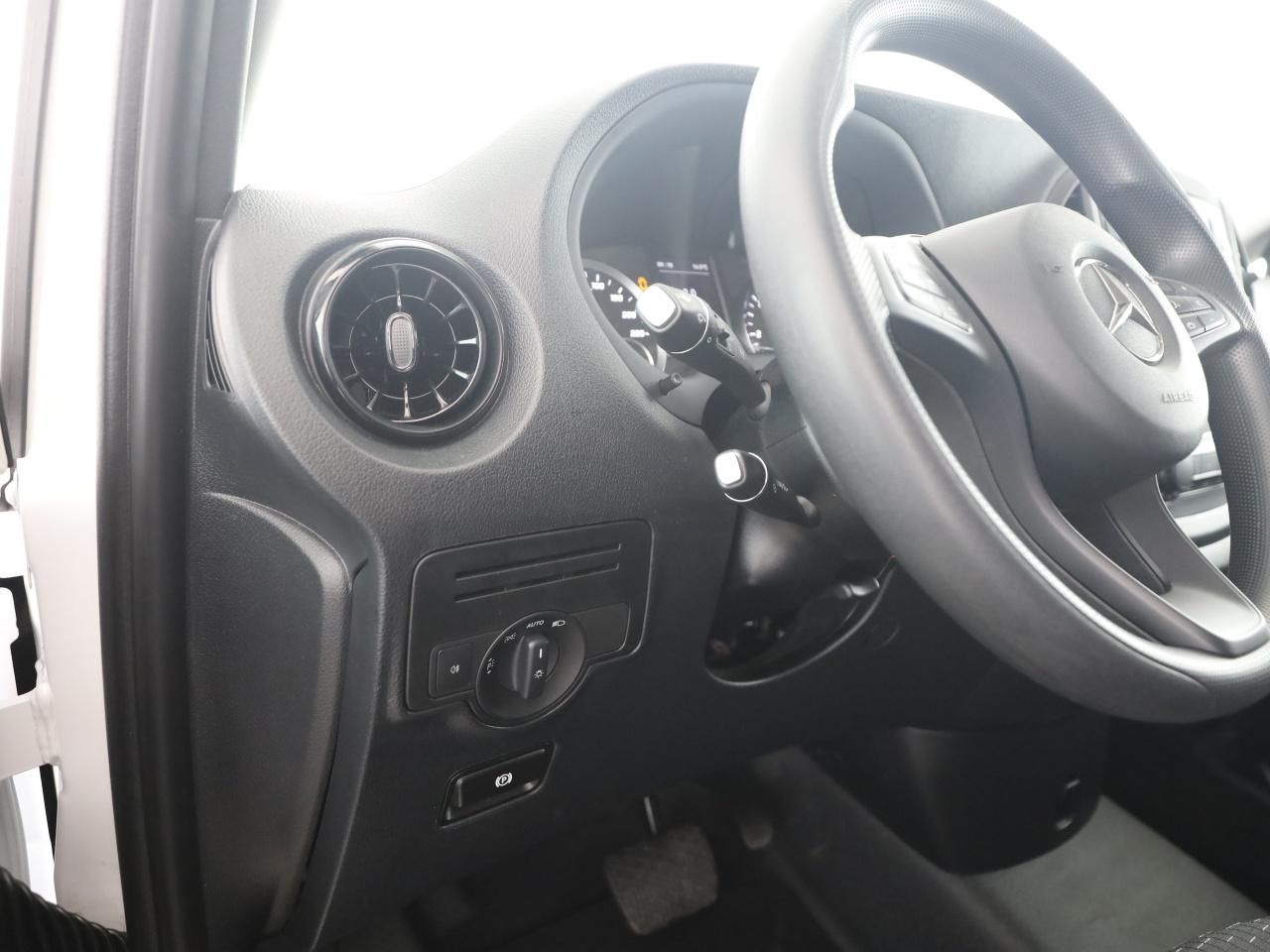 Mercedes-Benz Vito 116 CDI Tourer Lang AUT 9-Sitzer Kamera LED foto 17