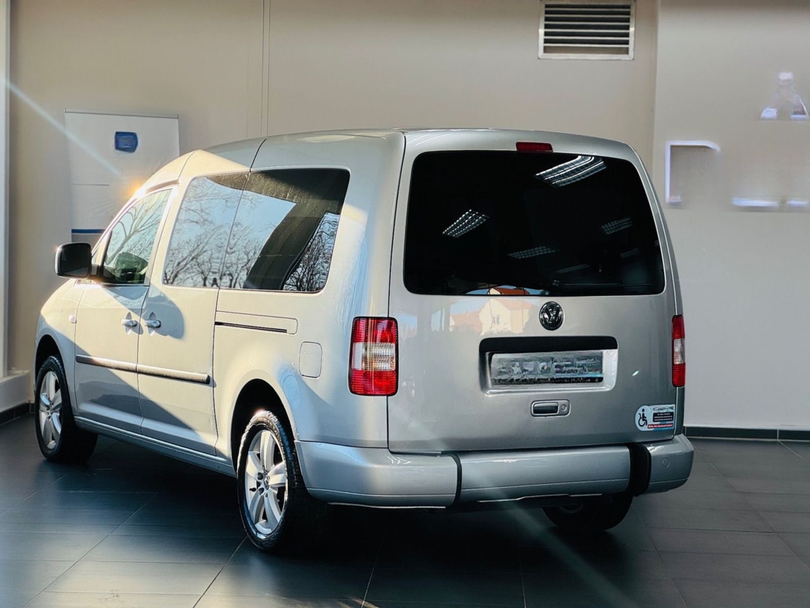 Volkswagen Caddy Maxi Team 1.9 TDI Rollstuhlgerecht-Rampe foto 4