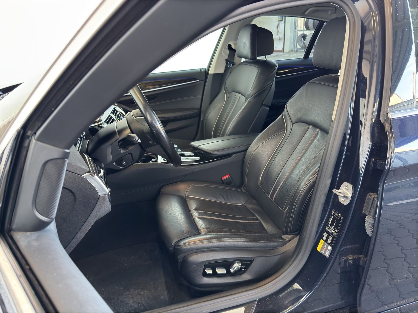 BMW 530e Lim. Luxury Line NaviProf.HUD.ACC.LED.ParkA foto 8