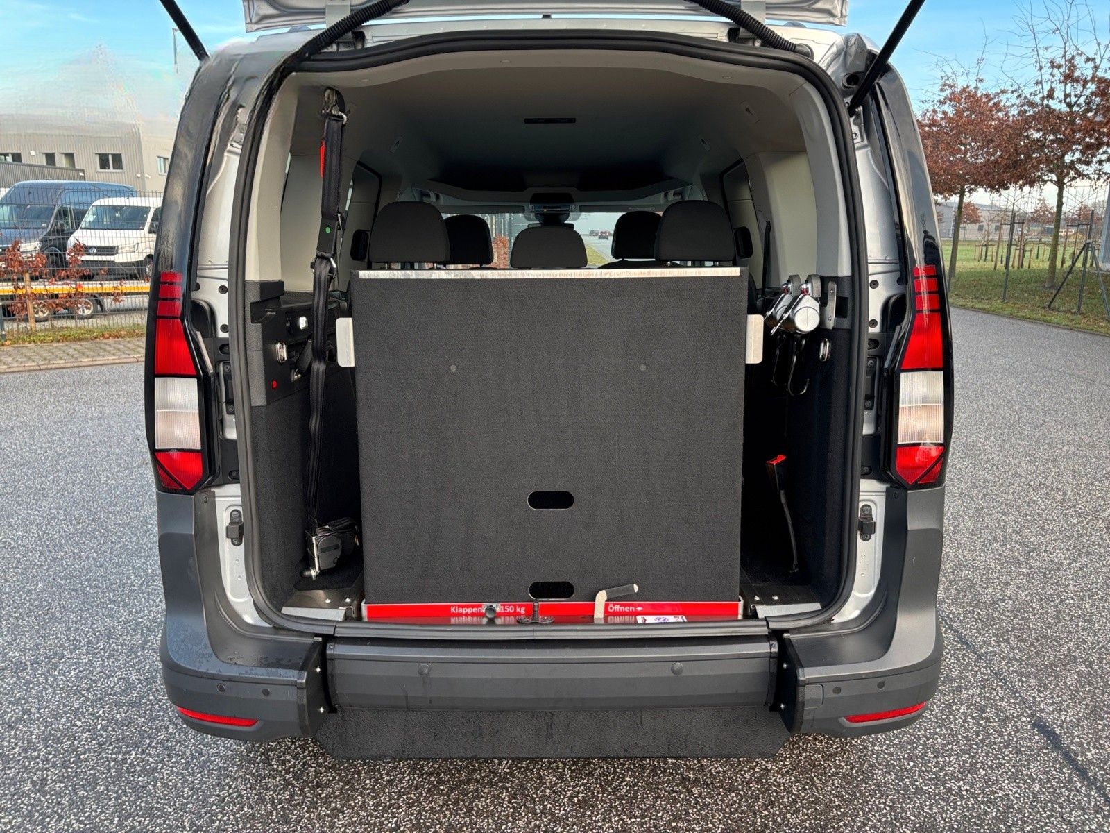 Volkswagen Caddy DSG 2.0TDI *ROLLSTUHLRAMPE* foto 25