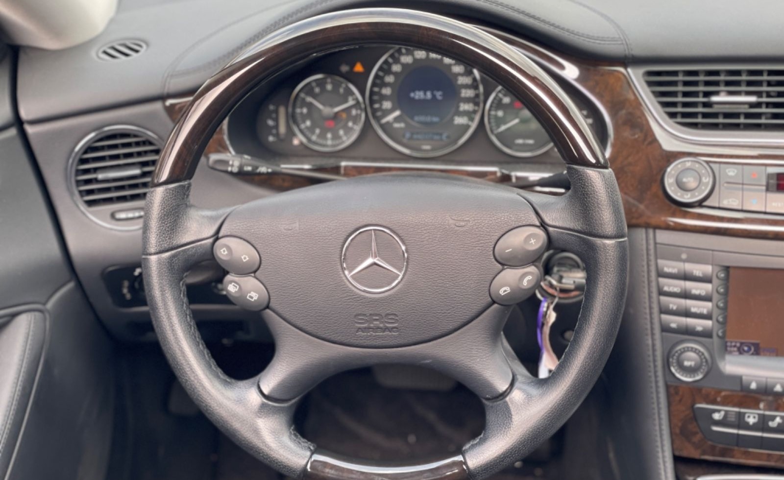 Mercedes-Benz CLS 500/Wenig KM/SHZ/XENON/SCHIEBEDACH foto 9