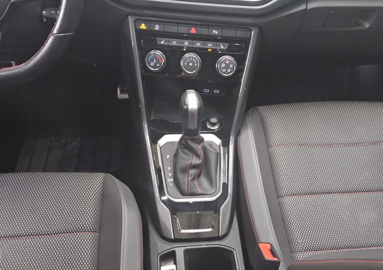 Volkswagen T-Roc 2.0 TDI Sport Navi LED Pano AHK Kamera SHZ foto 6