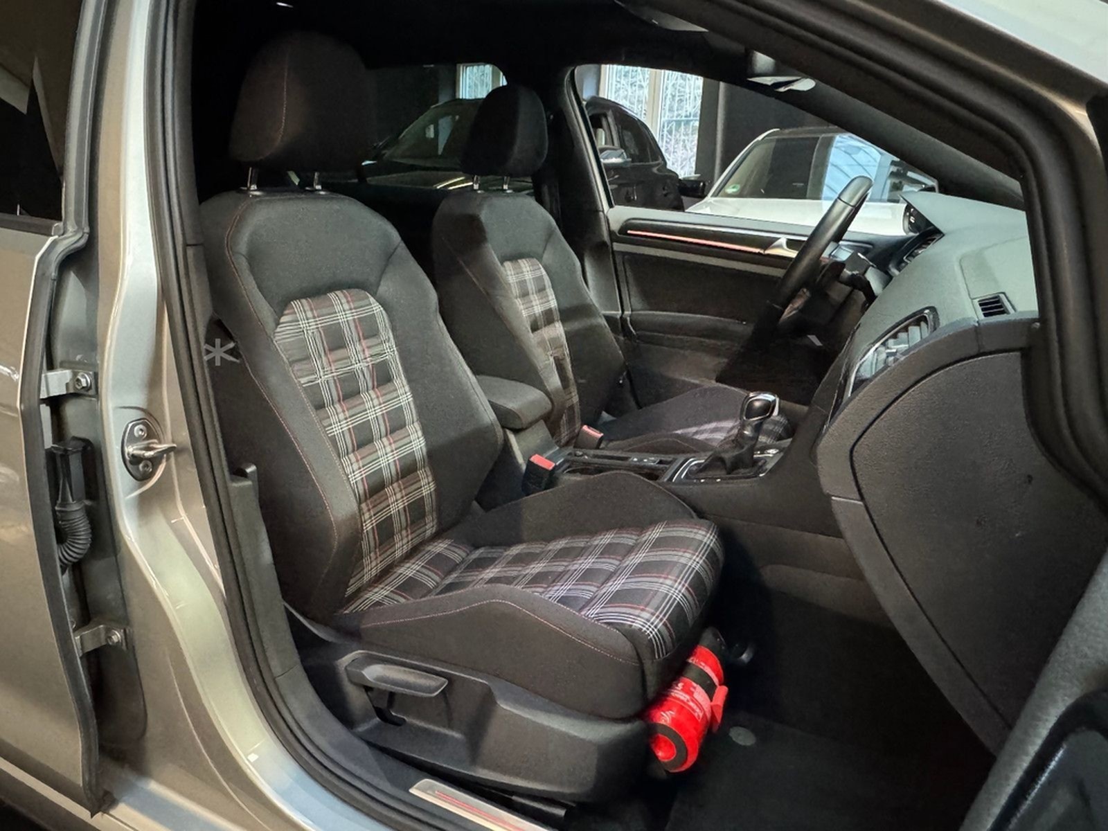 Volkswagen Golf VII Lim. GTI DSG/Navi/Pano/Standhzg/Ahk/Kam foto 14