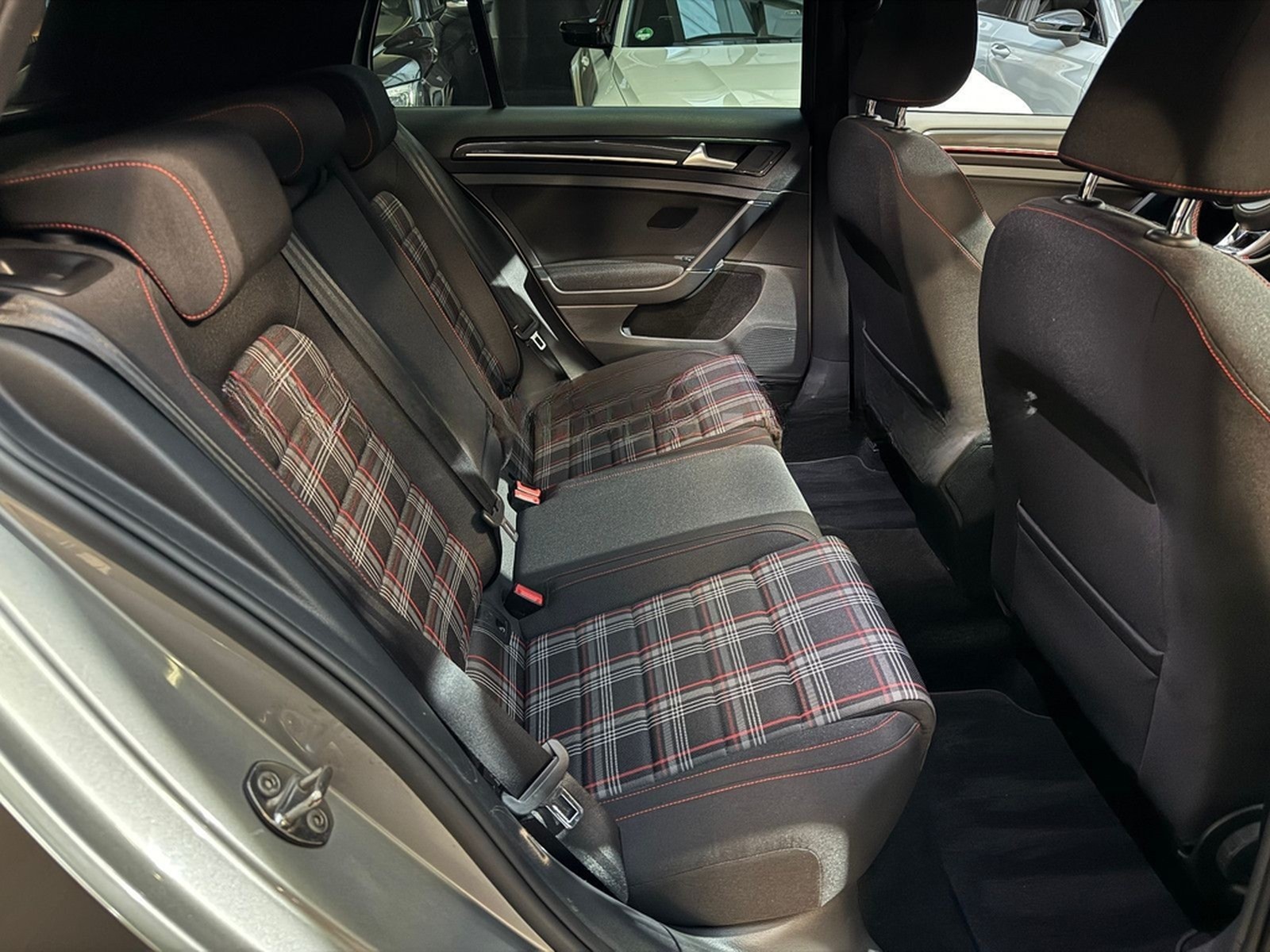 Volkswagen Golf VII Lim. GTI DSG/Navi/Pano/Standhzg/Ahk/Kam foto 15