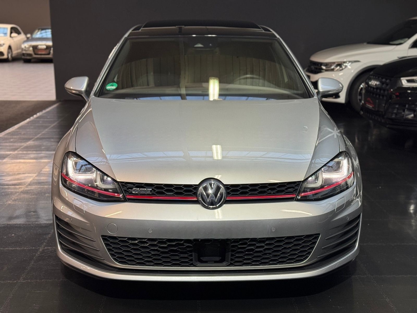 Volkswagen Golf VII Lim. GTI DSG/Navi/Pano/Standhzg/Ahk/Kam foto 3