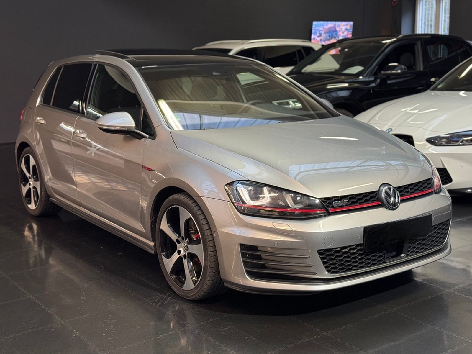Volkswagen Golf VII Lim. GTI DSG/Navi/Pano/Standhzg/Ahk/Kam foto 4