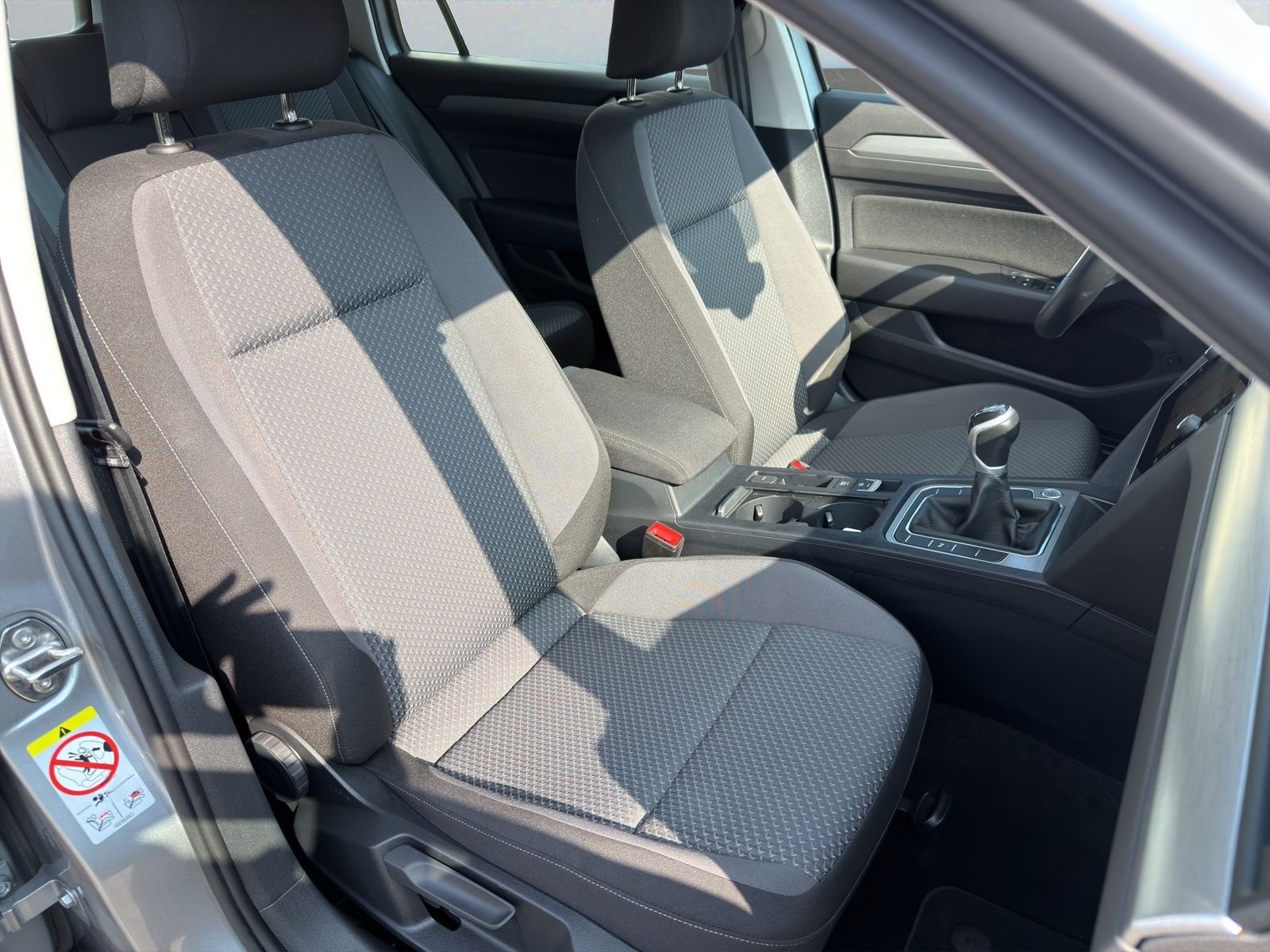 Volkswagen Passat Variant 1.5 TSI Navi APP LED RFK PDC SHZ foto 11