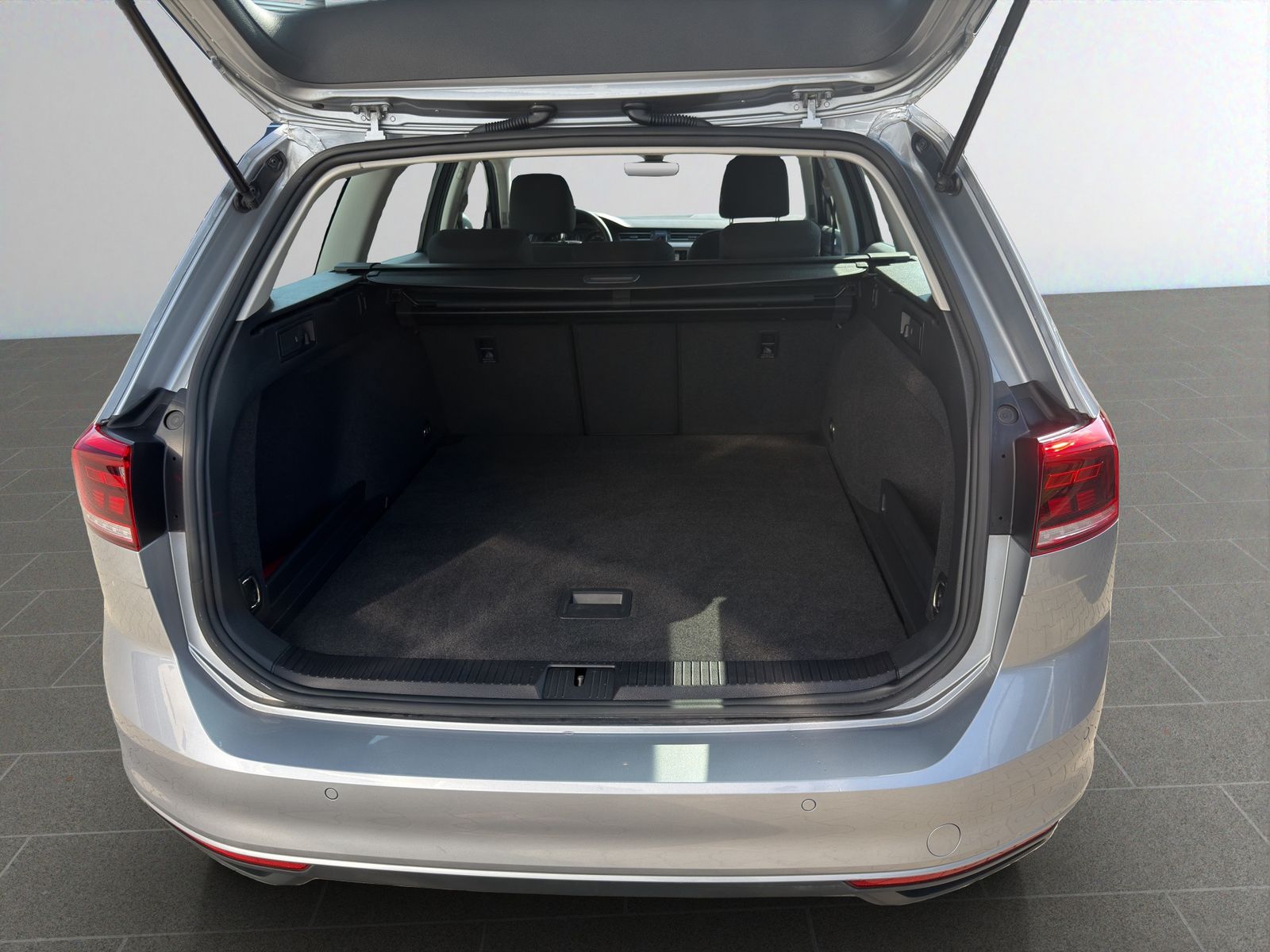 Volkswagen Passat Variant 1.5 TSI Navi APP LED RFK PDC SHZ foto 19