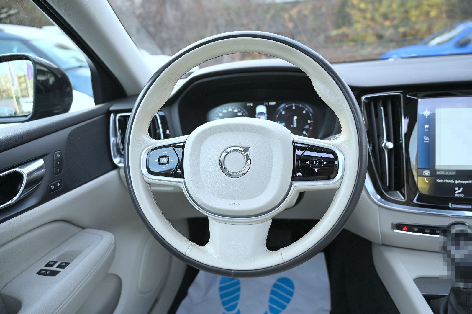 Volvo V60 Cross Country D4 Pro AWD Leder Navi Cam LED foto 14