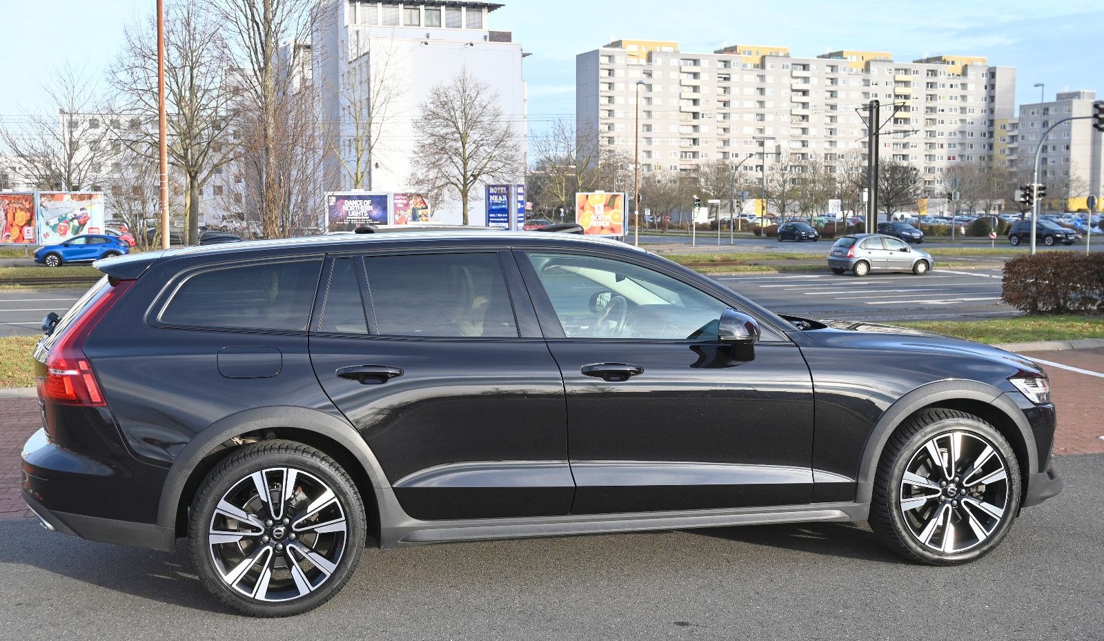 Volvo V60 Cross Country D4 Pro AWD Leder Navi Cam LED foto 3