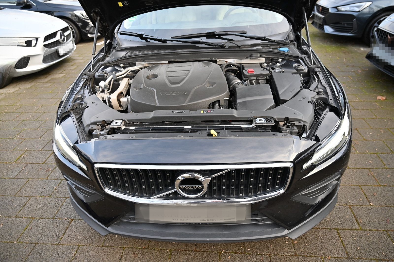 Volvo V60 Cross Country D4 Pro AWD Leder Navi Cam LED foto 23