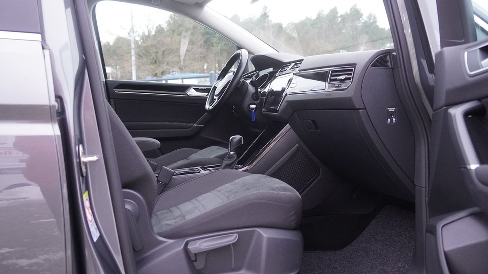 Volkswagen Touran 1.8 TSI Highline LED ACC Navi PDC AHK foto 11
