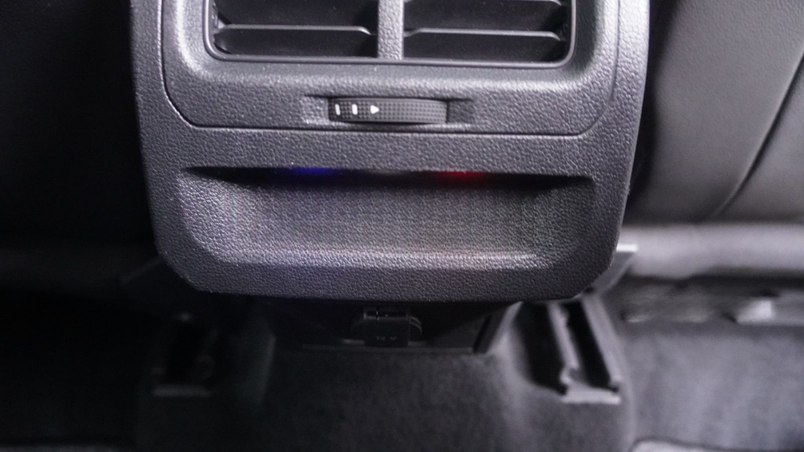 Volkswagen Touran 1.8 TSI Highline LED ACC Navi PDC AHK foto 15