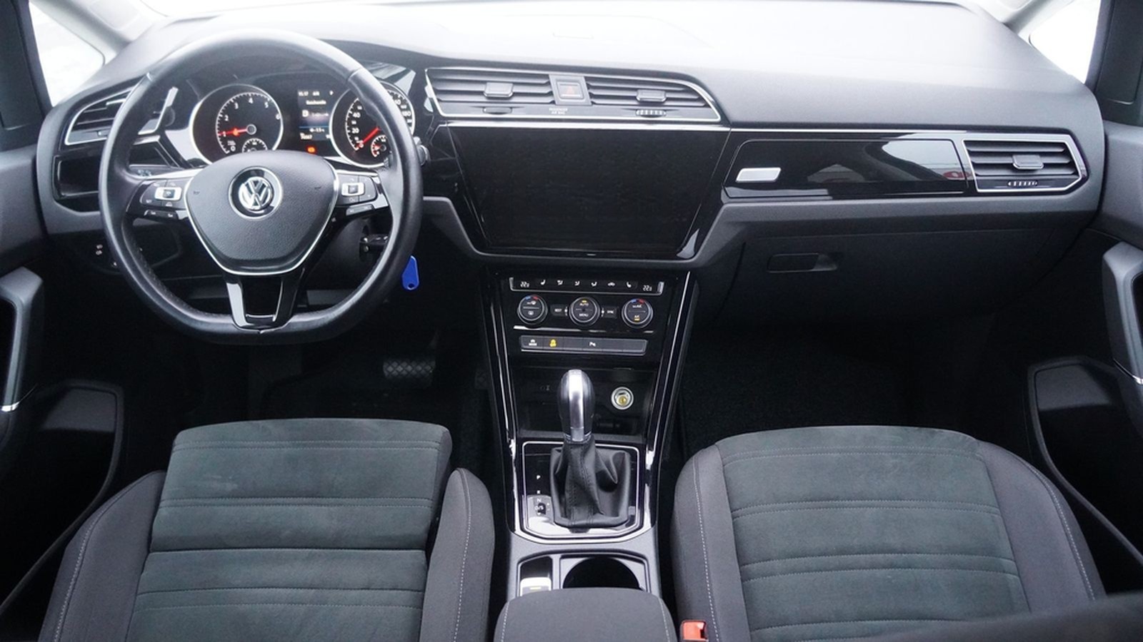 Volkswagen Touran 1.8 TSI Highline LED ACC Navi PDC AHK foto 16