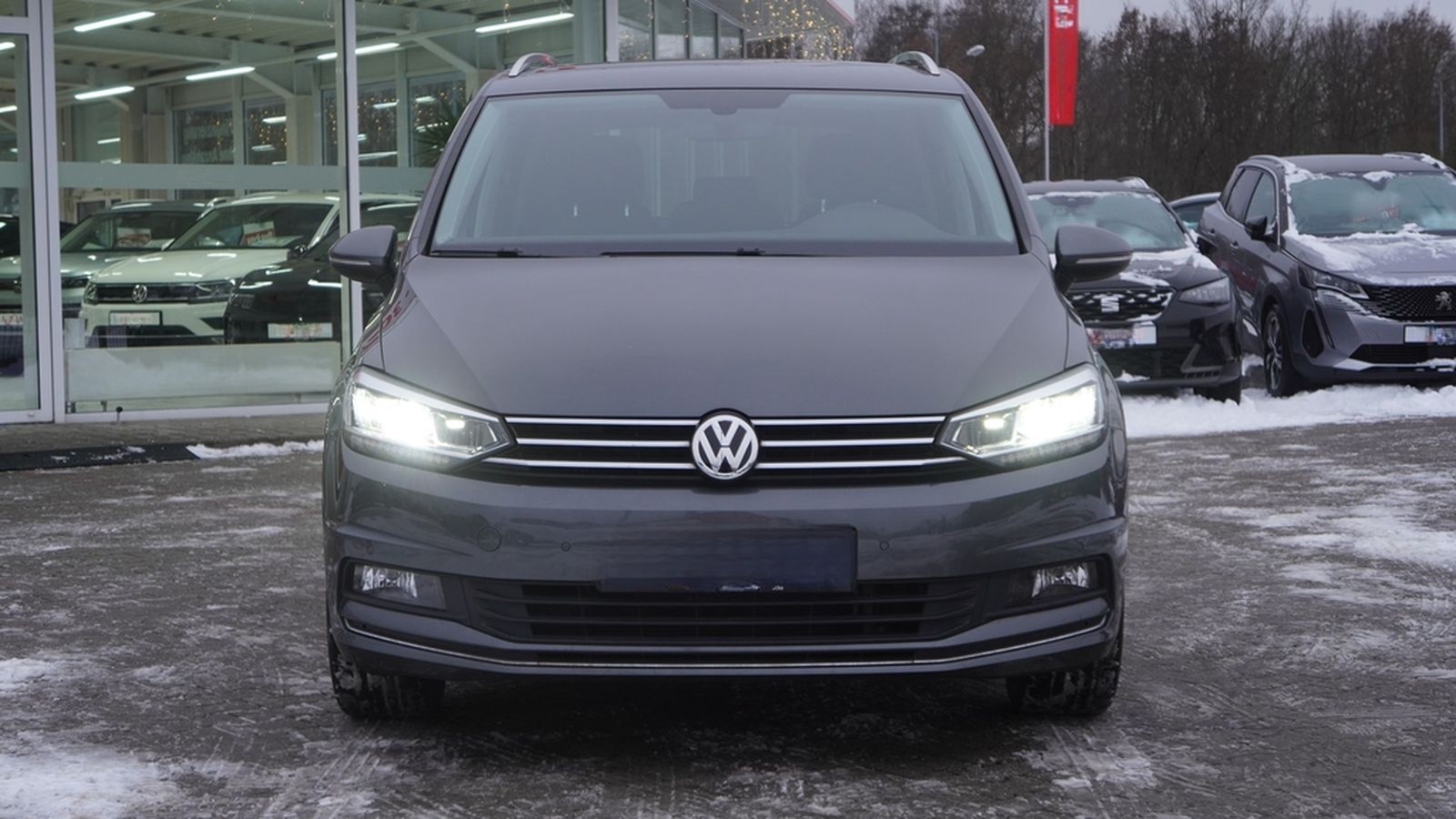 Volkswagen Touran 1.8 TSI Highline LED ACC Navi PDC AHK foto 3