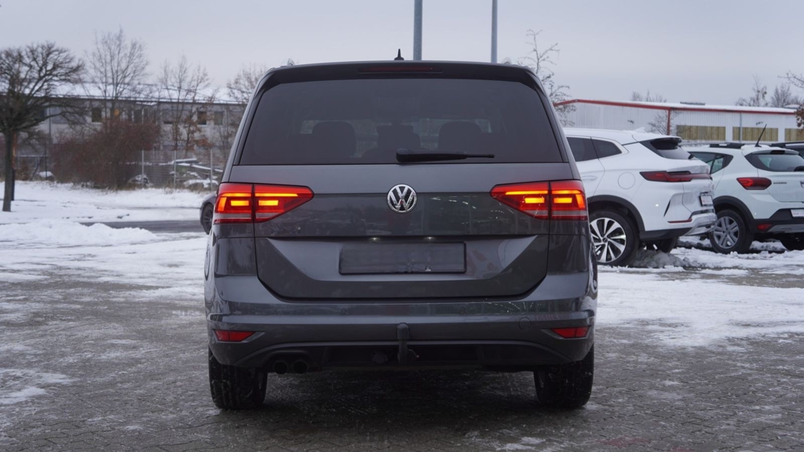 Volkswagen Touran 1.8 TSI Highline LED ACC Navi PDC AHK foto 7