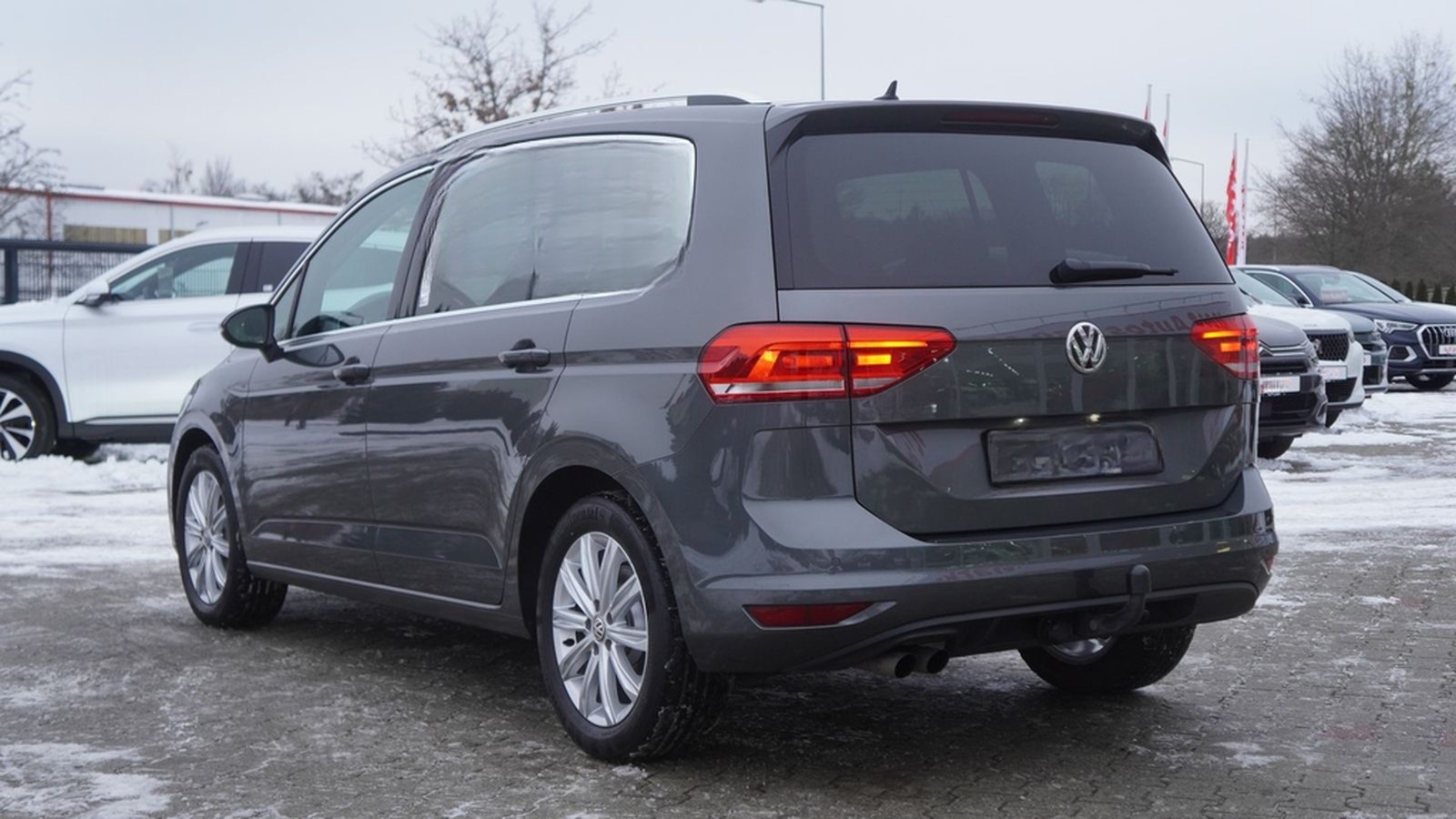Volkswagen Touran 1.8 TSI Highline LED ACC Navi PDC AHK foto 9