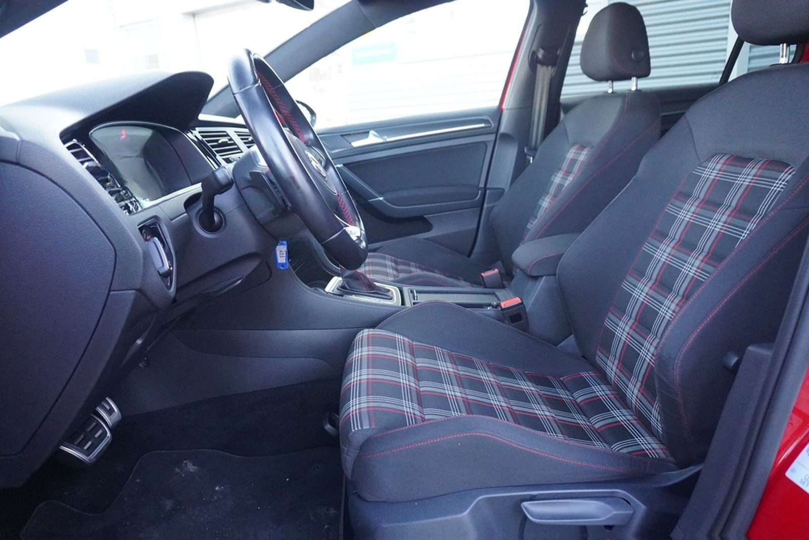 Volkswagen Golf VII 2.0 GTI Performance LED ACC Navi AHK foto 10
