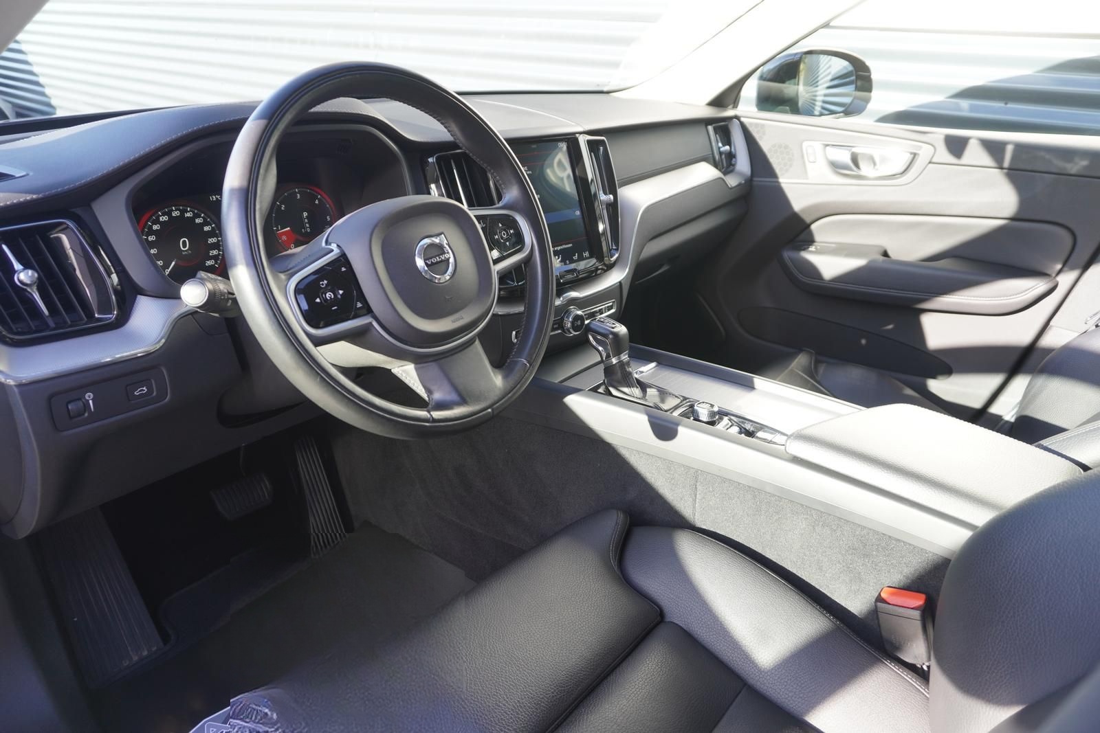 Volvo XC60 D4 INSCRIPTION|VIRTUAL|STANDHEIZUNG|LED|AHK foto 13