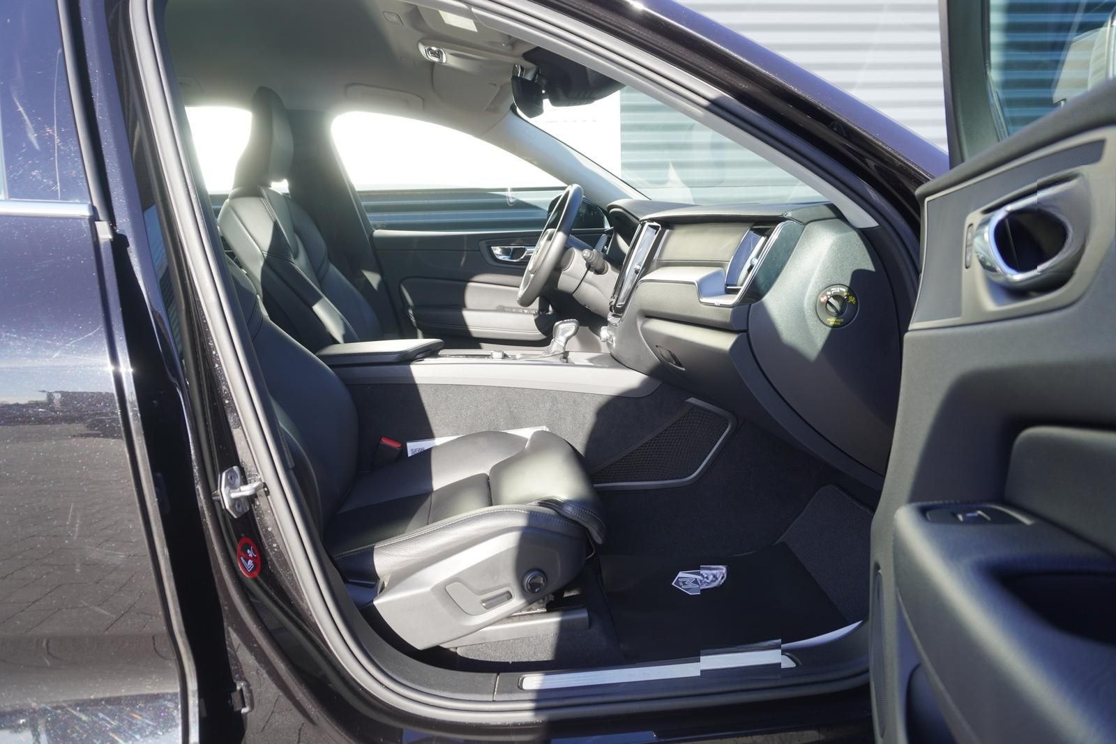 Volvo XC60 D4 INSCRIPTION|VIRTUAL|STANDHEIZUNG|LED|AHK foto 18