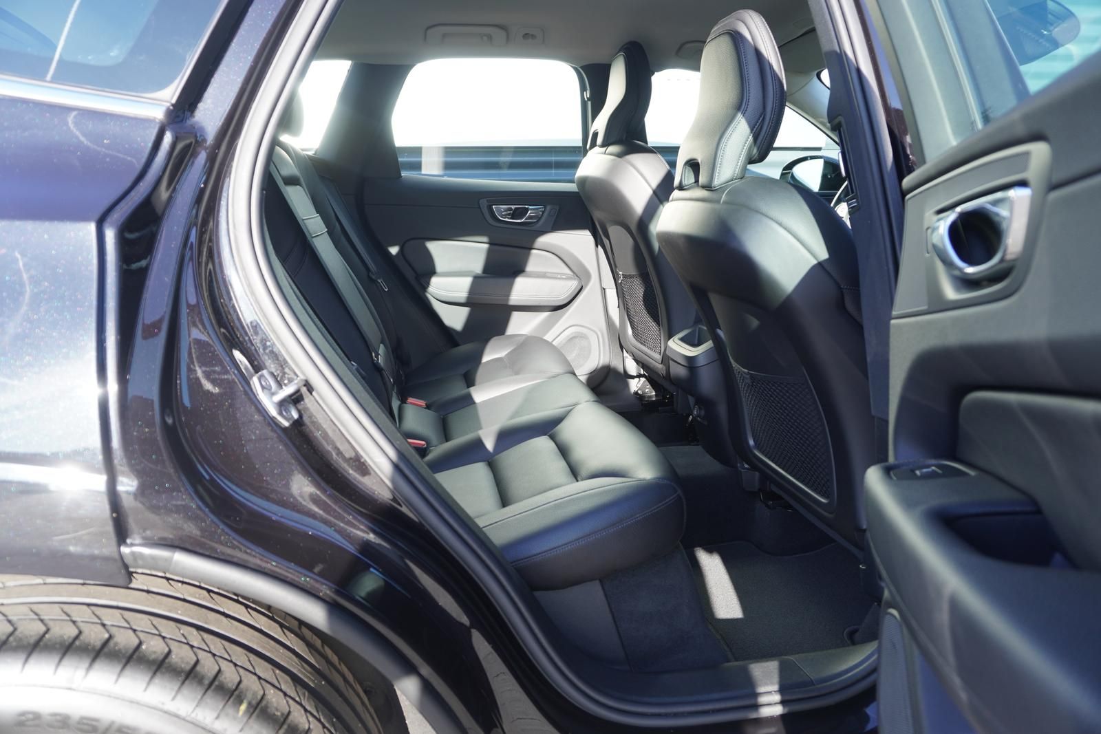 Volvo XC60 D4 INSCRIPTION|VIRTUAL|STANDHEIZUNG|LED|AHK foto 19