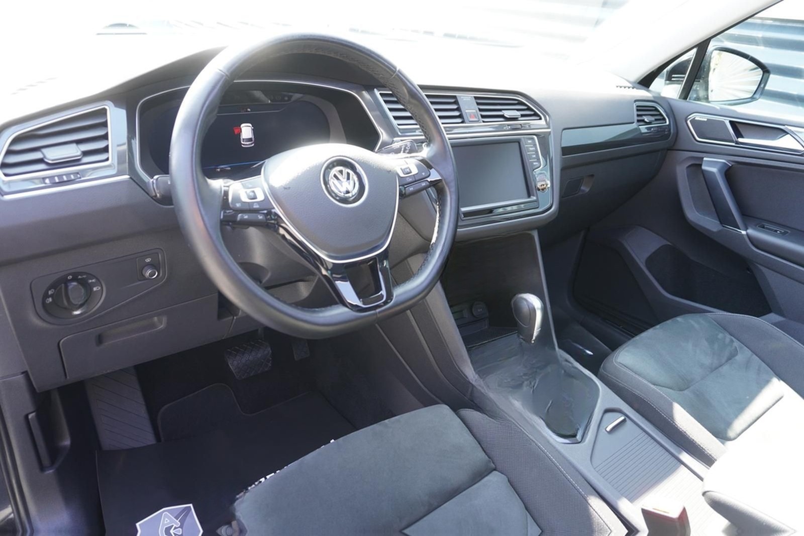 Volkswagen TIGUAN 2.0 TSI DSG|ALLRAD|HIGHLINE|VIRTUAL|PANO| foto 13