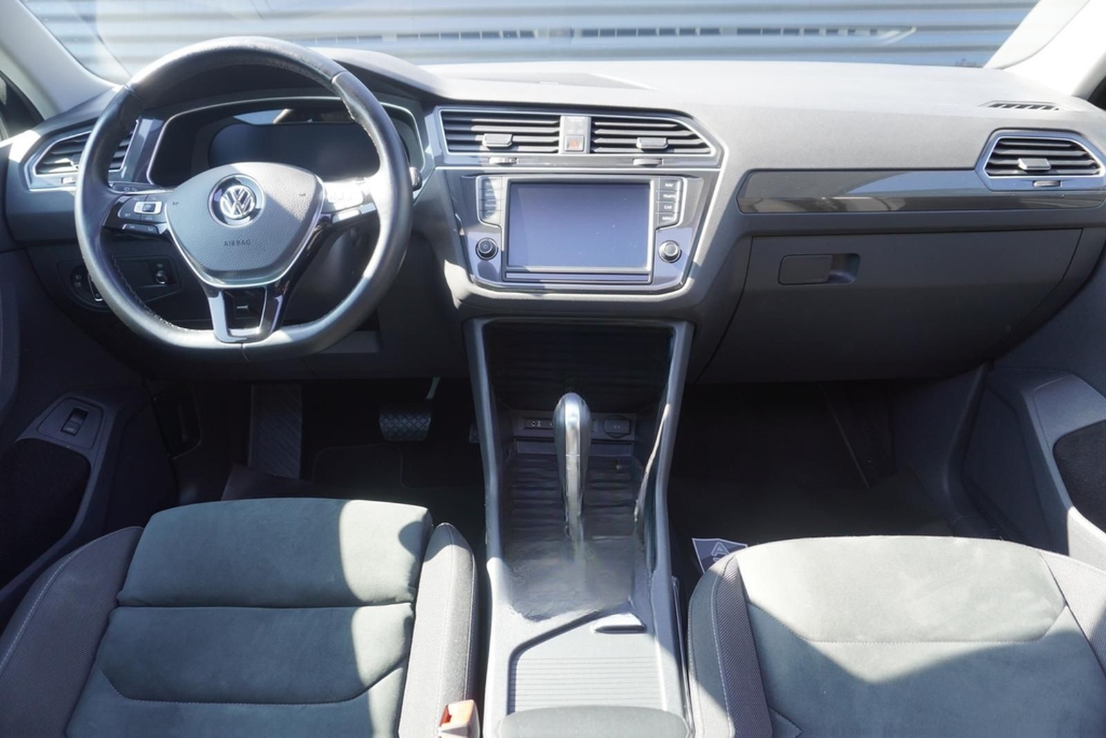 Volkswagen TIGUAN 2.0 TSI DSG|ALLRAD|HIGHLINE|VIRTUAL|PANO| foto 16