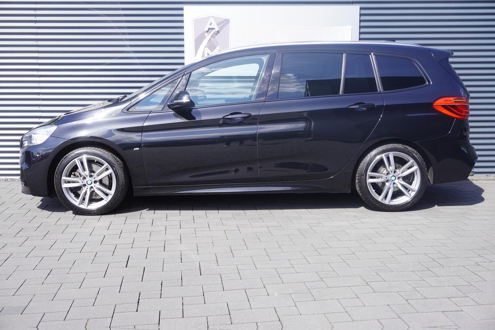 BMW 220i GRAN-TOURER M-SPORTPAKET|KEYLESS|SHADOW|LED foto 4