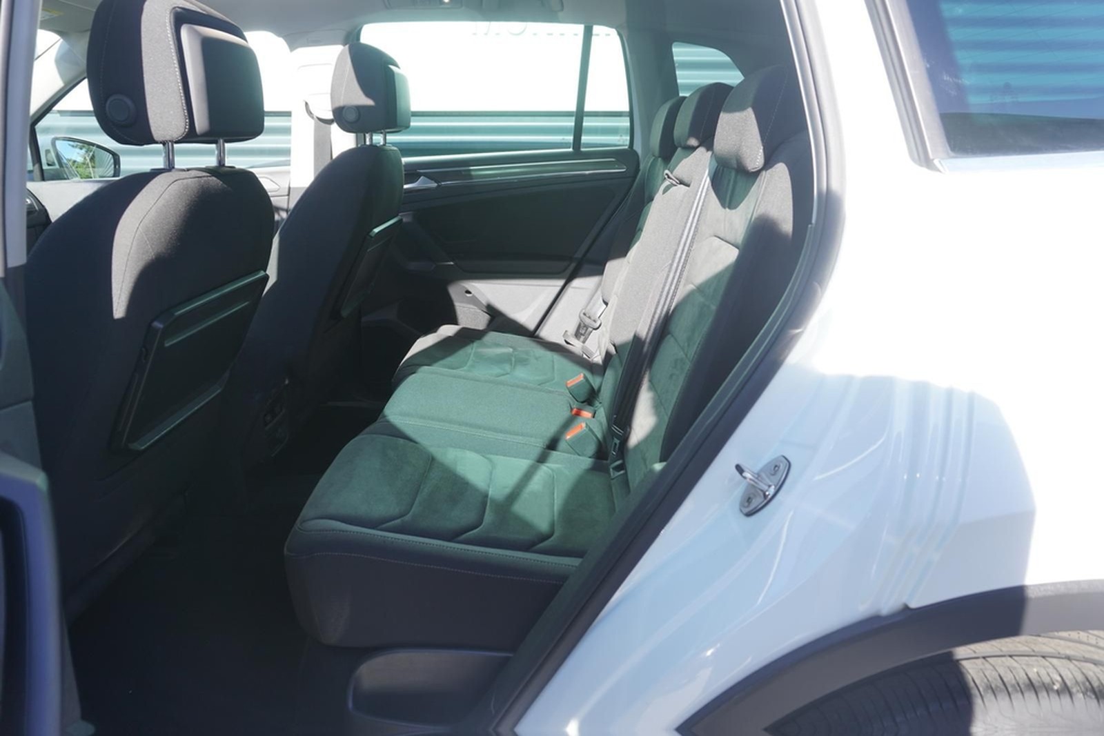 Volkswagen TIGUAN 2.0 TDI DSG|ALLRAD|HIGHLINE|VIRTUAL|PANO foto 20