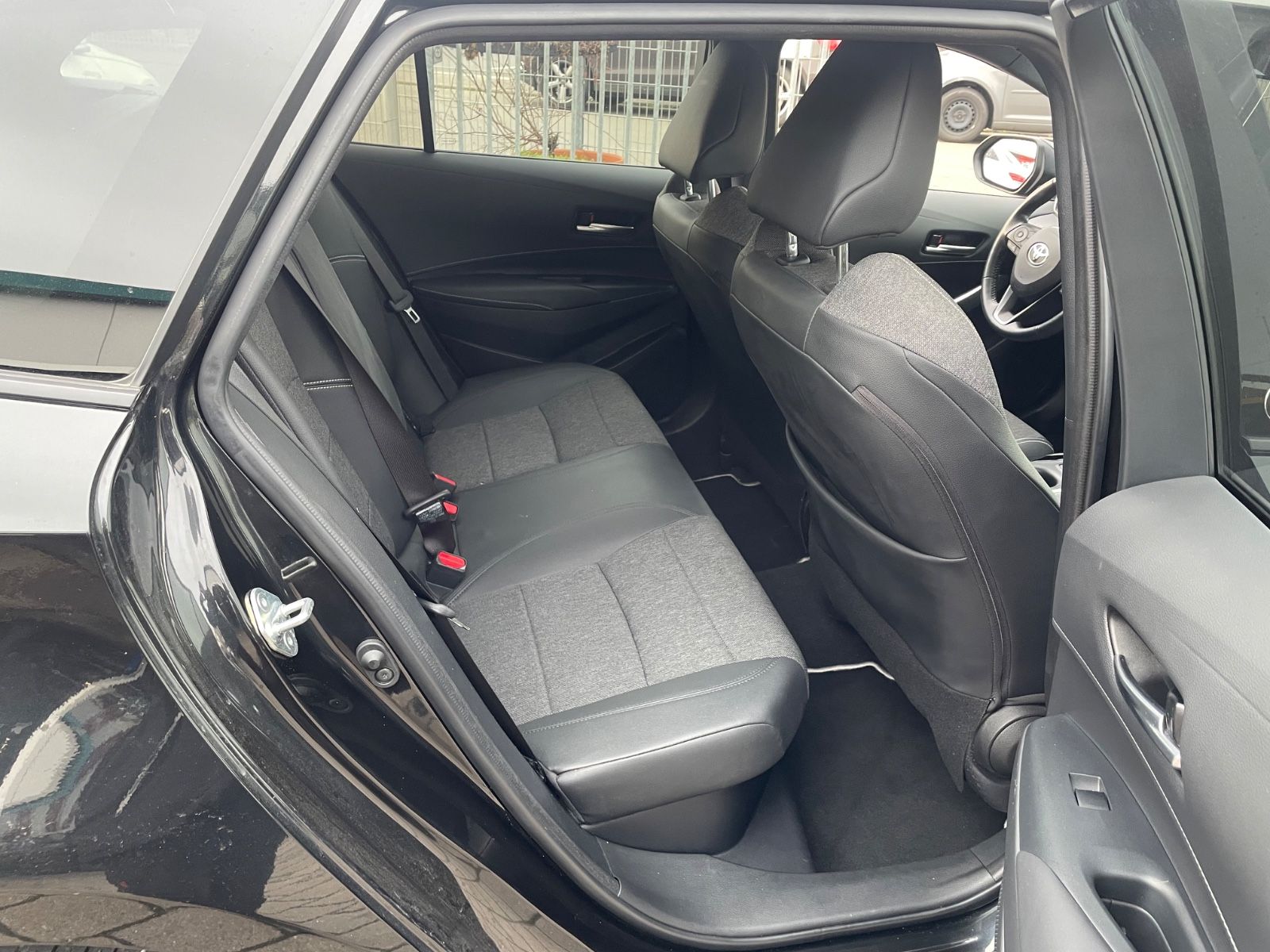 Toyota Corolla Touring Sports Hybrid Team D foto 11