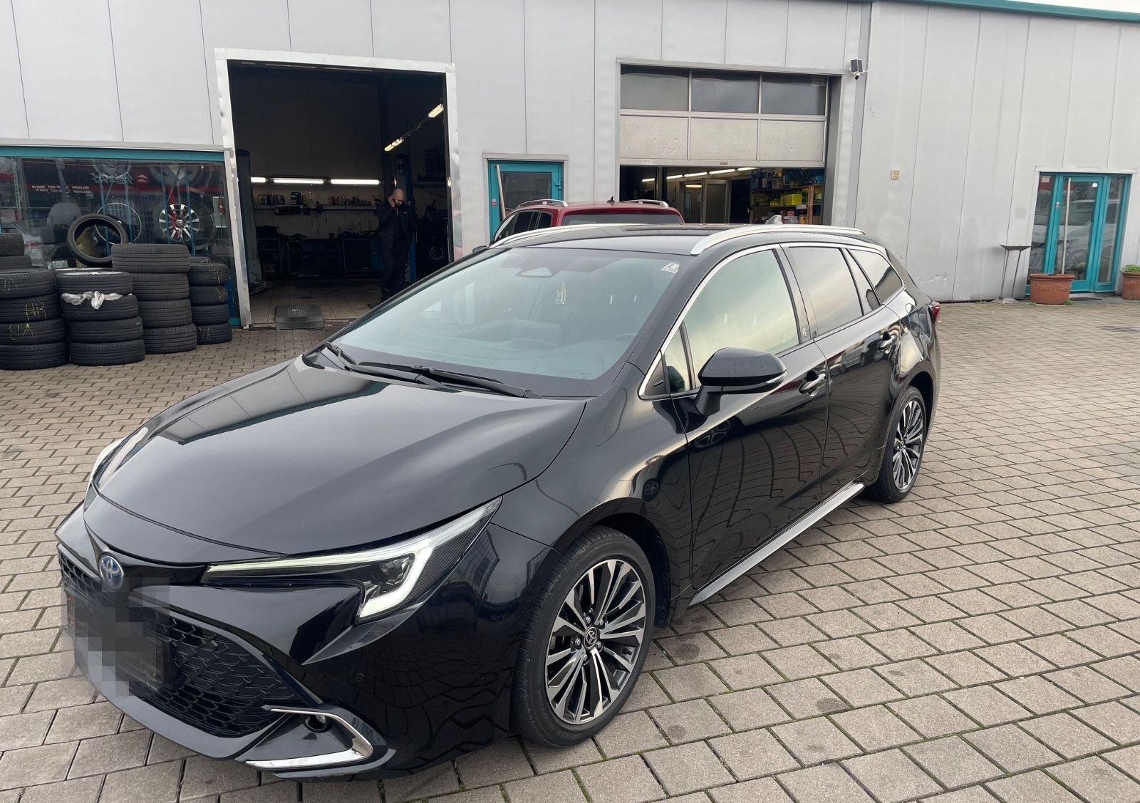 Toyota Corolla Touring Sports Hybrid Team D foto 3