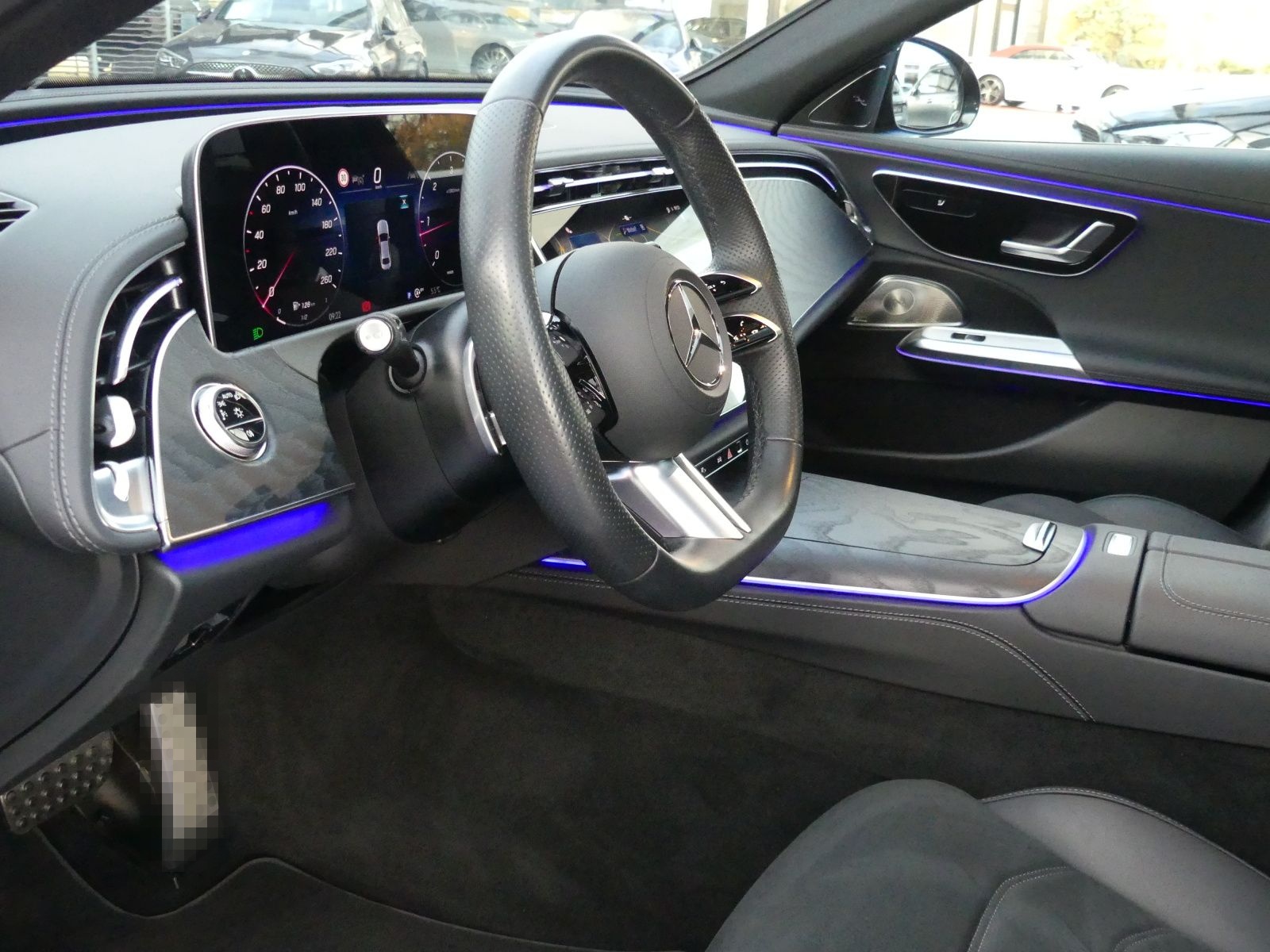 Mercedes-Benz E 220d AMG +Advance+Panorama+360°+Distronic+LED+ foto 12