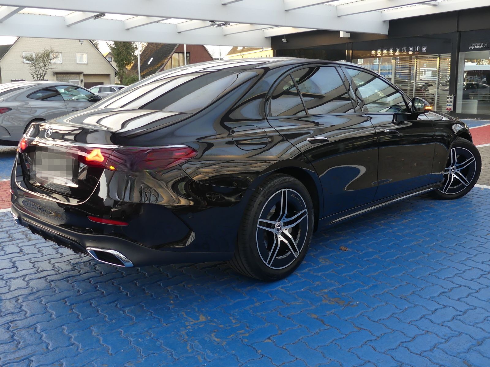 Mercedes-Benz E 220d AMG +Advance+Panorama+360°+Distronic+LED+ foto 4