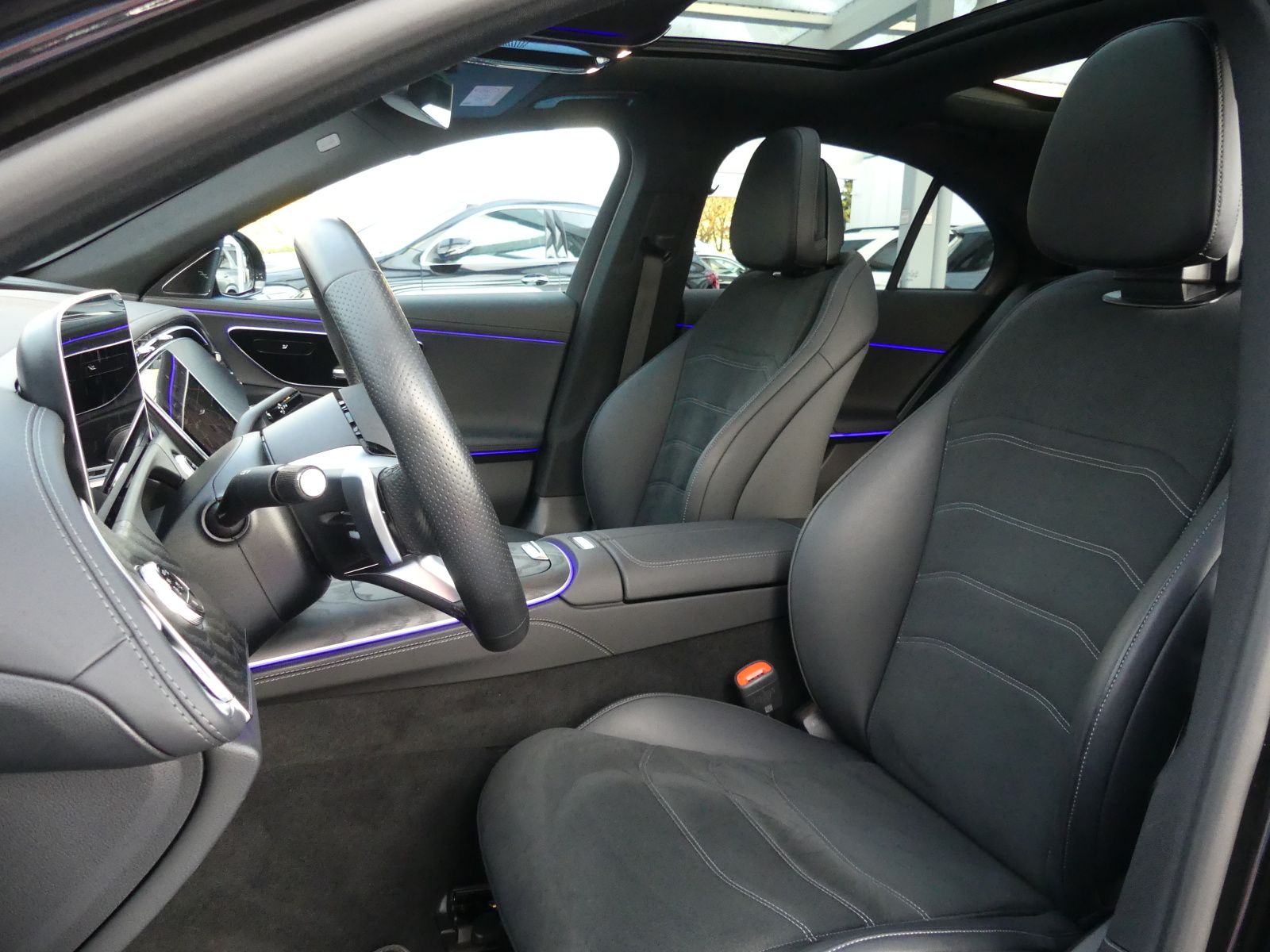 Mercedes-Benz E 220d AMG +Advance+Panorama+360°+Distronic+LED+ foto 9