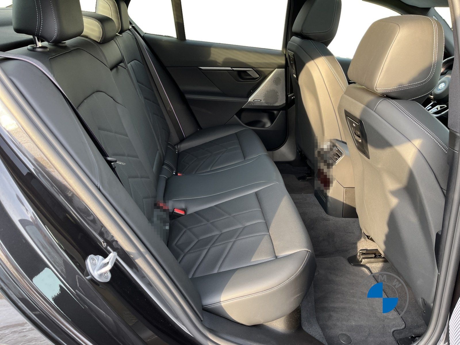 BMW i5 M60 xDrive M Sport 20" Pano Sitzbelüft. H&K M foto 18