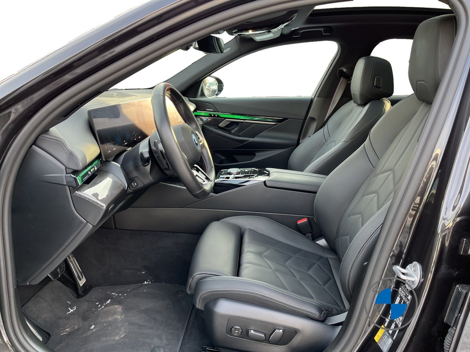 BMW i5 M60 xDrive M Sport 20" Pano Sitzbelüft. H&K M foto 19