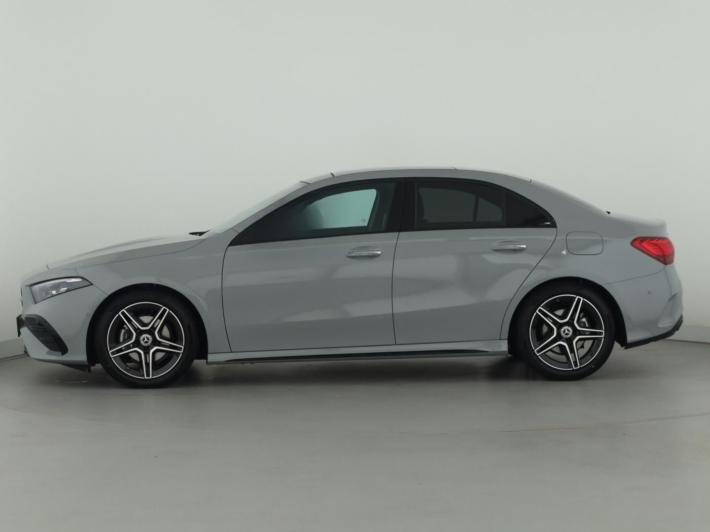 Mercedes-Benz A 200 *Pano*Night*SpurW-W-Paket*S-Sitz*Keyless* foto 7