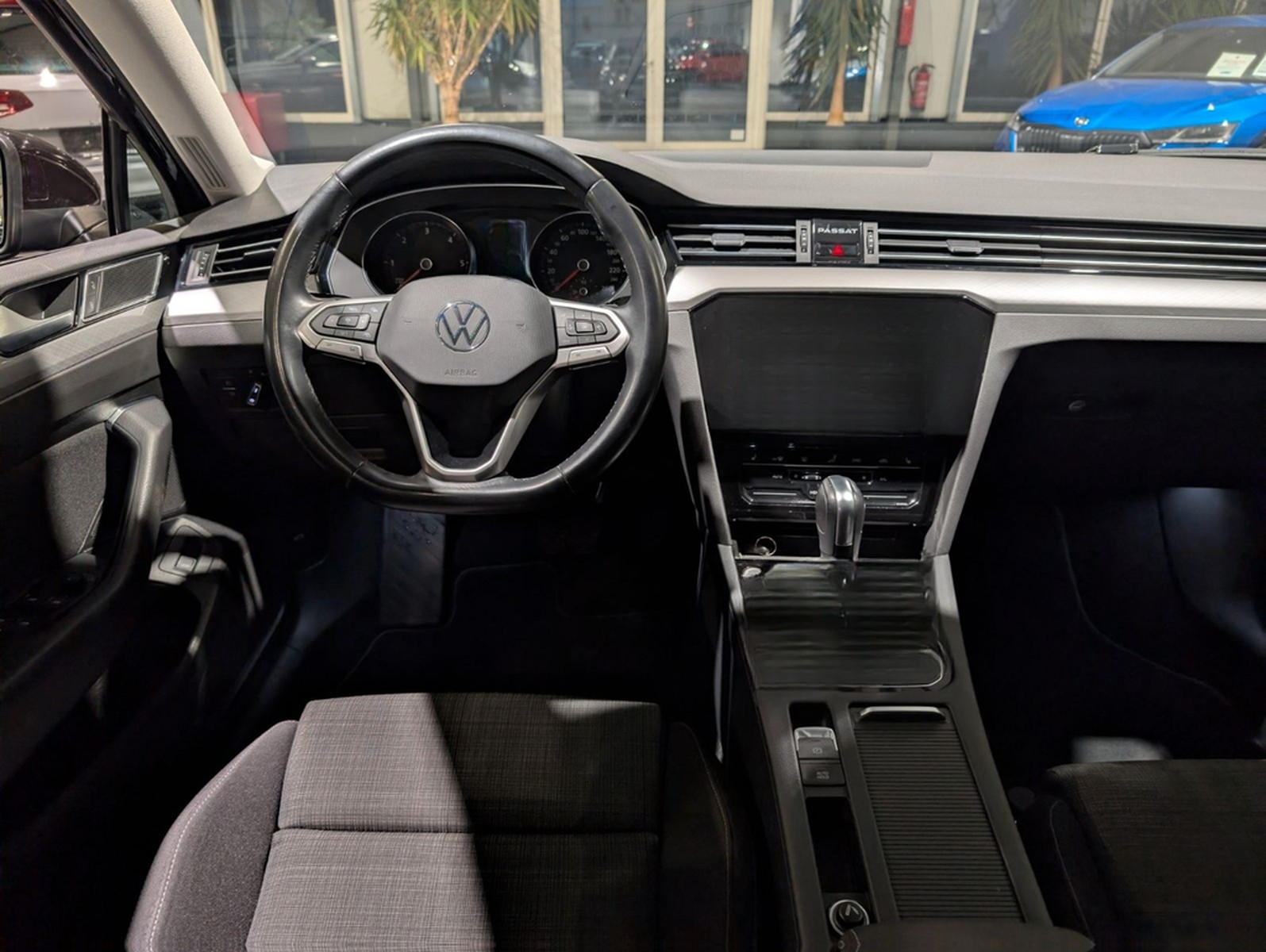 Volkswagen Passat Variant 2.0 TDI SCR DSG Business AHK LED foto 7