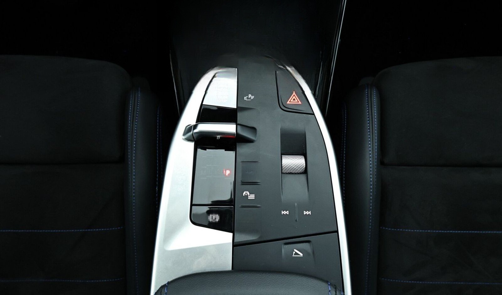 BMW X1 sDrive18d M Sport HUD|Pano|PAs+360Aktiv|AHK foto 13