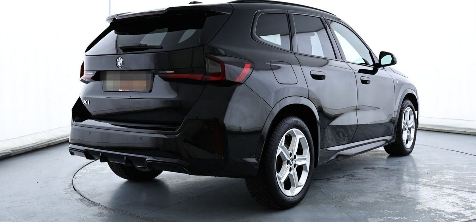 BMW X1 sDrive18d M Sport HUD|Pano|PAs+360Aktiv|AHK foto 5