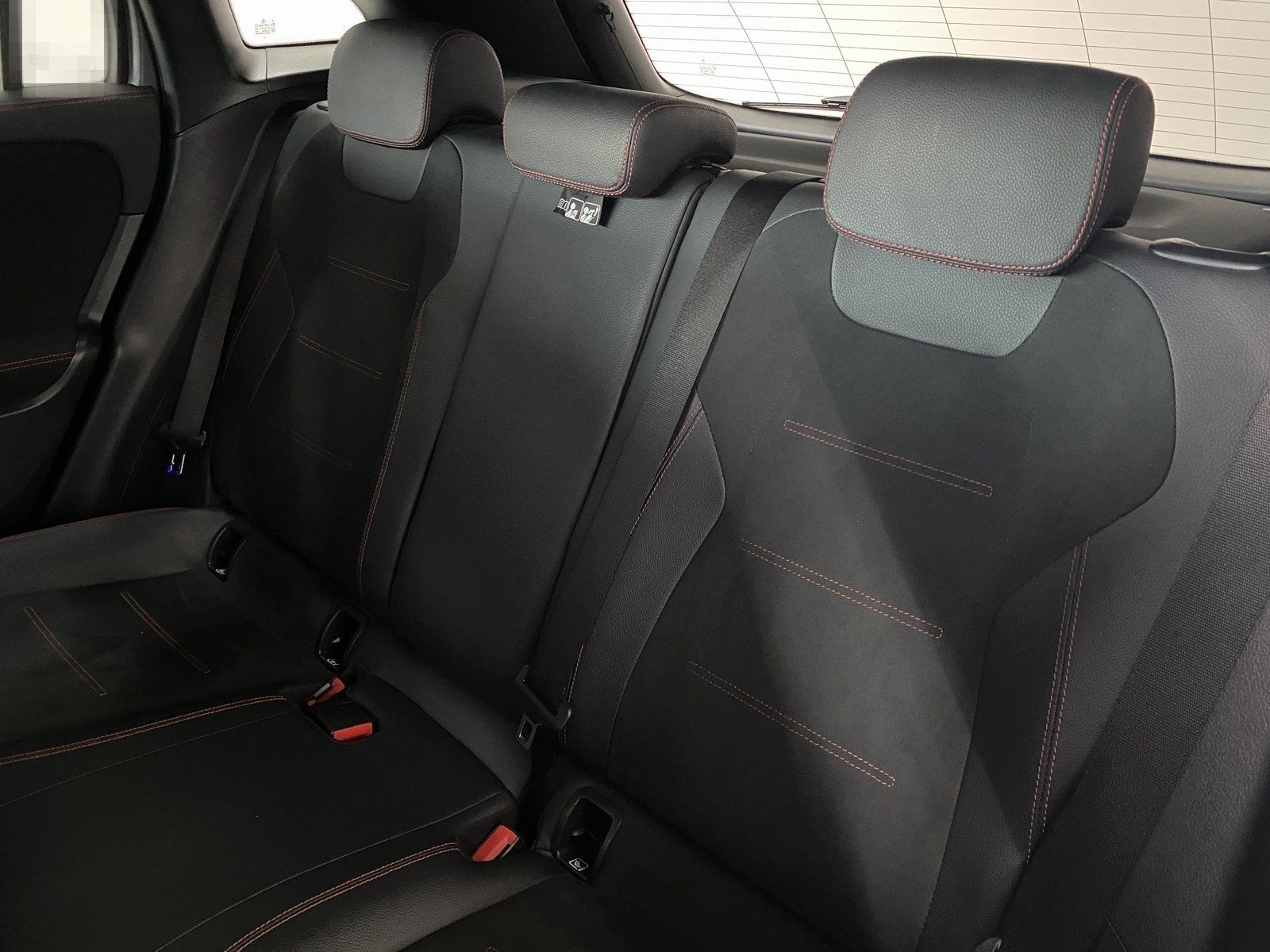 Mercedes-Benz GLA 200 AMG+LED+KAMERA+EASY-PACK+19"AMG+NAVI+SHZ foto 9