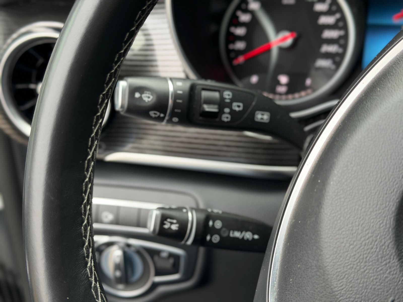Mercedes-Benz V 300 4Matic Navi Leder LED Pano 8 Sitzer foto 25