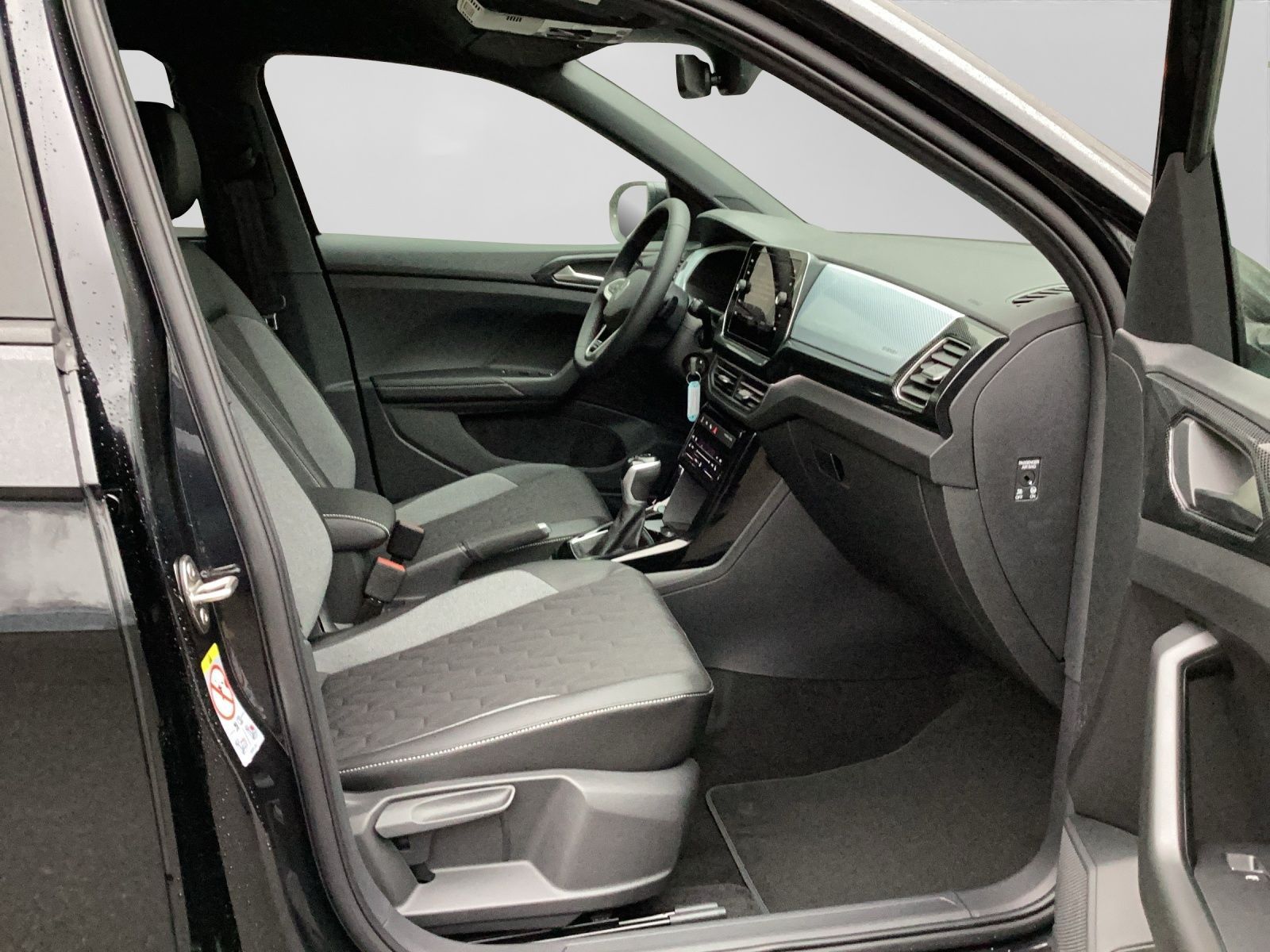 Volkswagen T-Cross 1.0 TSI DSG ENERGY LIFE AHK GJR REAR VIE foto 4