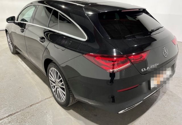 Mercedes-Benz CLA 250 Shooting Brake e Progressive Automatik foto 2