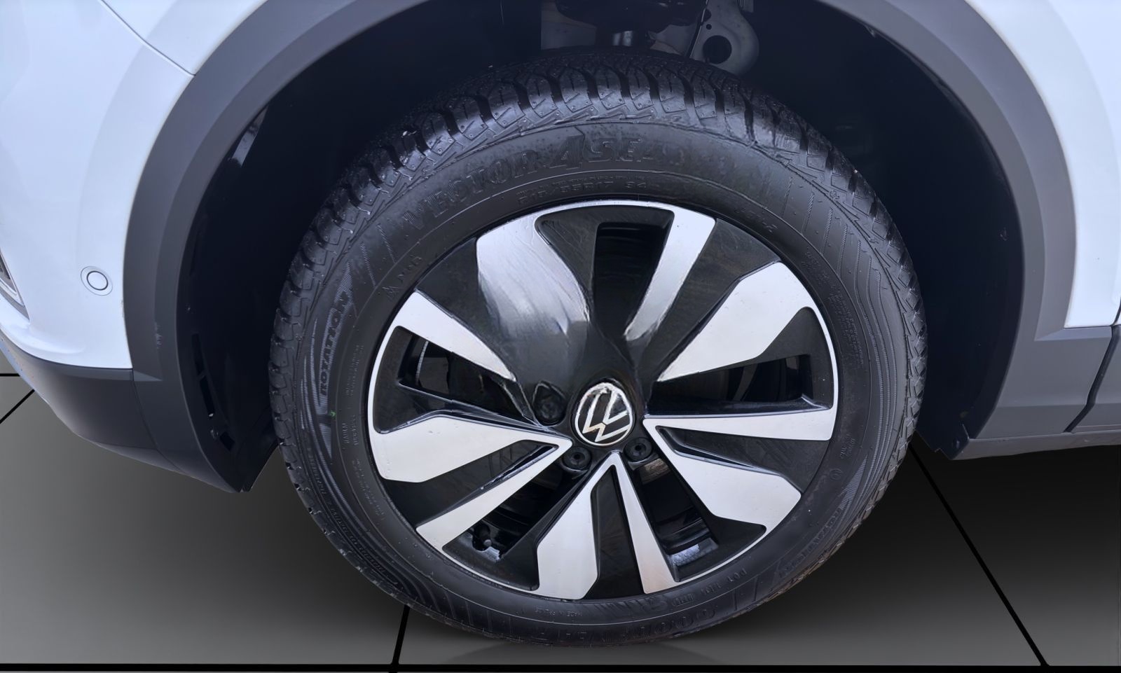 Volkswagen T-Roc 1.0 TSI GOAL NAVI KLIMA PDC SHZG LED foto 8